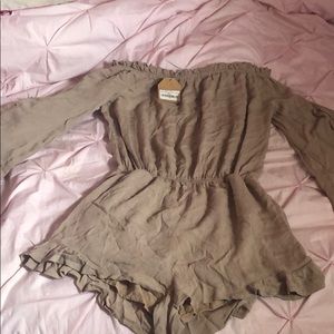 Punching embroidered sleeve romper